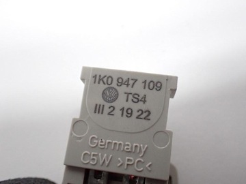 LAMPA INTERIÉR KABINY ORIGINÁLNÍ 1K0947109 VW POLO 2G VI 22R
