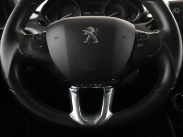 Peugeot 2008 I SUV Facelifting 1.6 BlueHDi 99KM 2017 Peugeot 2008 Czujniki, Navi, Tempomat, Bluetooth,, zdjęcie 20