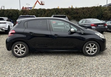 Peugeot 208 I Hatchback 3d 1.6 e-HDI 92KM 2014 Peugeot 208 2014r. 1.6 Diesel 92KM, zdjęcie 7