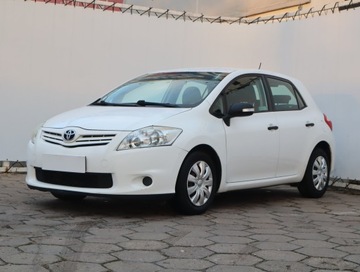 Toyota Auris I Hatchback 1.4 D-4D 90KM 2010 Toyota Auris 1.4 D-4D, Salon Polska, Serwis ASO, zdjęcie 1