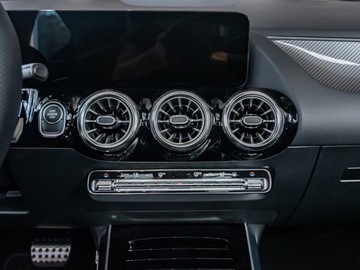 Mercedes GLA II Off-roader Facelifting 2.0 220 190KM 2025 MERCEDES-BENZ GLA 220 4-Matic AMG Line 2.0 (190KM) 2025, zdjęcie 9