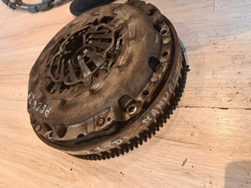 AUDI A6 C6 SPOJKA KOLO DVOUHMOTNÉ DWU MAS KOTOUČ PŘÍTLAČÁK 2.7 TDI MANUÁLNÍ