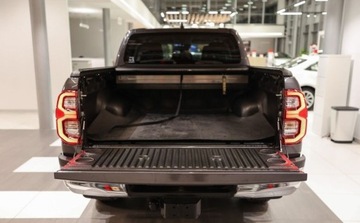 Toyota Hilux VIII Podwójna kabina Facelifting 2.8 D-4D 204KM 2024 Toyota Hilux 2.8 D-4D mHEV Double Cab Executive 4x4 aut 2.8 Diesel 204KM, zdjęcie 32