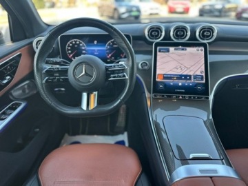 Mercedes GLC C254/X254 Coupe 2.0 200 204KM 2024 Mercedes-Benz GLC 200 AMG Night Pakiet PremiumDigital LightKamera 360Burme, zdjęcie 9