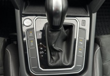 Volkswagen Passat B8 Limousine Facelifting 1.5 TSI EVO 150KM 2020 Volkswagen Passat SalonPL Elegance 1.5TSI 150KM DSG AppConnect LED Kamera, zdjęcie 17