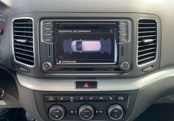 Volkswagen Sharan II Van Facelifting 2.0 TDI SCR 184KM 2017 Volkswagen Sharan 2.0TDI 184KM Xenon Led Navi Klimatronik 7 Foteli Stan Bd, zdjęcie 25