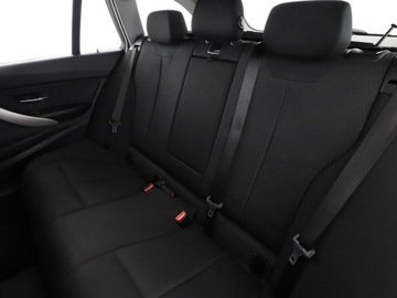 BMW Seria 3 F30-F31-F34 Touring Facelifting 2.0 318d 150KM 2016 BMW 318 automat full LED klima auto navi czujniki, zdjęcie 16