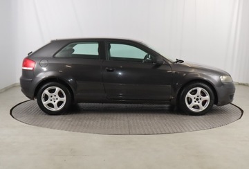 Audi A3 8P Hatchback 3d 1.9 TDI 105KM 2004 Audi A3 1.9 TDI, Klima, Klimatronic,ALU, El. szyby, zdjęcie 5