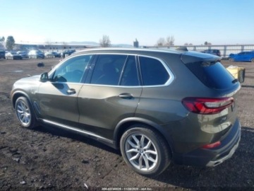 BMW X5 G05 2023 BMW X5 2023 BMW X5 xDrive45e Plug-In Hybrid 3.0 Benzyna 389KM, zdjęcie 2