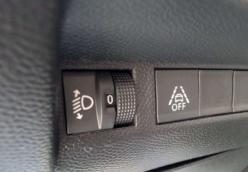 Peugeot 2008 II e-SUV Elektryczny 50kWh 136KM 2023 Peugeot 2008 e-2008 Allure Pack SalonPL Zadbany FV23 Kredyt 0 Leasing 101, zdjęcie 24