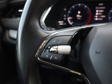 Skoda Octavia IV Scout 1.5 TSI ACT 150KM 2022 Skoda Octavia 1.5 TSI, Salon Polska, zdjęcie 17