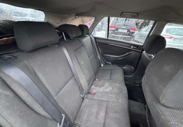 Toyota Avensis II Kombi 2.0 D-4D 116KM 2003 Toyota Avensis 2003 r. 2.0 Diesel 116KM, zdjęcie 14