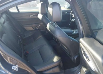 Alfa Romeo Giulia II 2023 Alfa Romeo Giulia ALFA ROMEO GIULIA TI AWD 2.0 Benzyna 284KM, zdjęcie 8