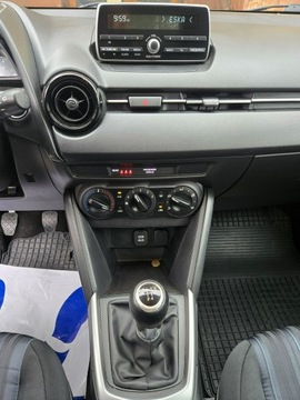 Mazda 2 III Hatchback 5d 1.5 SKY-G 75KM 2015 Mazda 2 SKYACTIV, zdjęcie 19