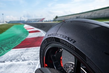 PIRELLI SUPERCORSA V4 SP 120/70/17 180/55/17