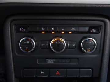 Volkswagen Beetle Hatchback 3d 1.4 TSI 160KM 2014 VW Beetle 1.4 TSI, Salon Polska, Serwis ASO, zdjęcie 12