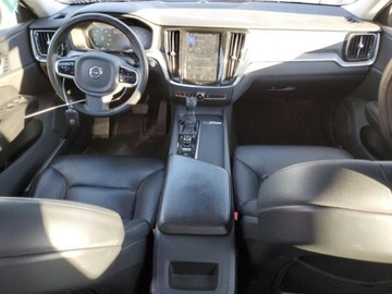 Volvo 2020 Volvo S60 2020 VOLVO S60 T5 MOMENTUM 2.0 Benzyna 250KM, zdjęcie 8