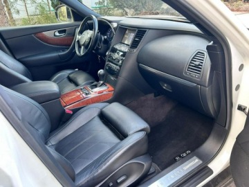 Infiniti QX70 3.7 V6 320KM 2017 Infiniti QX70 S Premium 3.7 V6 320KM | PO REMONCIE, zdjęcie 30