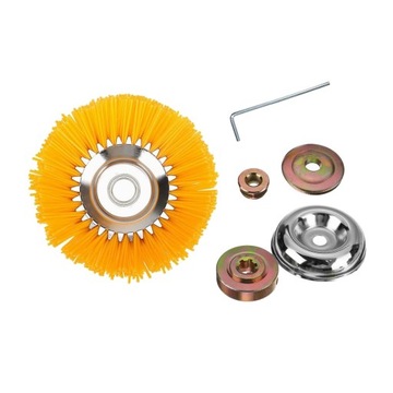 Дисковый триммер с металлической щеткой и аксессуарами.