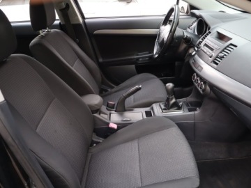 Mitsubishi Lancer IX Sportback 1.8 MIVEC 143KM 2009 Mitsubishi Lancer 1.8 MIVEC, Salon Polska, Klima, zdjęcie 8