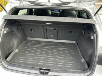Volkswagen Golf VIII Variant 1.5 eTSI 150KM 2021 Volkswagen Golf 1.5 TSi DSG R-Line, zdjęcie 8
