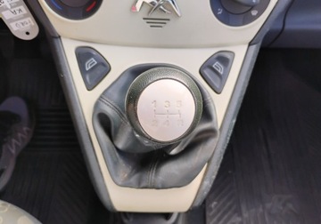 Ford Ka III 1.2 Duratec 69KM 2009 Ford KA 2009r, 1.2 Benzyna. Delikatnie uszkodzony przod. Jezdzi. 1.2 70KM, zdjęcie 9