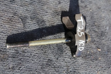 КРЕПЛЕНИЕ ДЕРЖАТЕЛЯ ИНЖЕКЦИОННОГО ЛОТКА TOYOTA 2.0 D4D 1CD