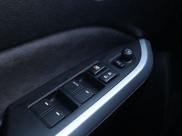 Suzuki Vitara III SUV 1.6 VVT 120KM 2015 Suzuki Vitara 1.6 VVT, Skóra, Navi, Klima, zdjęcie 18