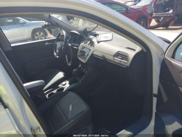 Volkswagen Tiguan II 2020 Volkswagen Tiguan SE 2020, od ubezpieczalni 2.0 Benzyna 184KM, zdjęcie 6