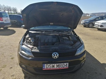 Volkswagen Jetta VI Sedan 1.6 TDI CR DPF 105KM 2011 Volkswagen Jetta 1.6 105 km klima, elektryka, zdjęcie 16