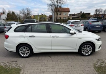 Fiat Tipo II Station Wagon 1.6 MultiJet 120KM 2017 Fiat Tipo Fiat Tipo 1.6 MultiJet DCT Lounge 1.6 Diesel 120KM, zdjęcie 3