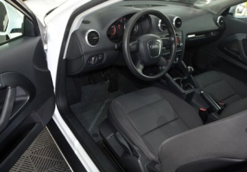 Audi A2 2010 Audi A3 3-drzwiowe Zarejestrowany 1.4 Benzyna 125KM, zdjęcie 5