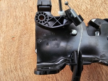 KLIKA TÁHLO ZÁMEK SKLÁDÁNÍ POHOVKA ZADNÍ PRAVÁ MERCEDES W212 FACELIFT KOMBI