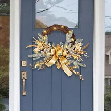 Рождественский венок на входную дверь церкви Св.