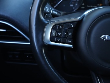 Jaguar F-Pace SUV 2.0 i4D 180KM 2017 Jaguar F-Pace 20d AWD, Serwis ASO, 177 KM, 4X4, zdjęcie 22