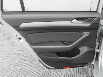 Volkswagen Passat B8 Variant Facelifting 2.0 TDI SCR 150KM 2022 Volkswagen Passat GD5C877#2.0 TDI Business DSG, zdjęcie 21