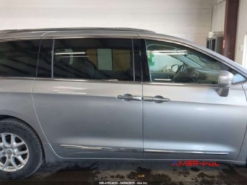 Chrysler Pacifica II 2020 Chrysler Pacifica 2020 r., 3,6L TOURING L 3.6 Benzyna 287KM, zdjęcie 13