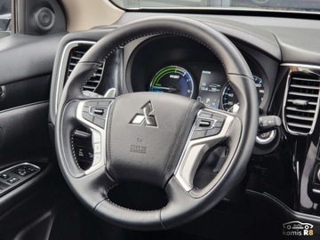 Mitsubishi Outlander III 2019 Mitsubishi Outlander PHEV 224KM 2019r 14TysKm 13.8kWh 4WD Plug-in Stan ide, zdjęcie 24