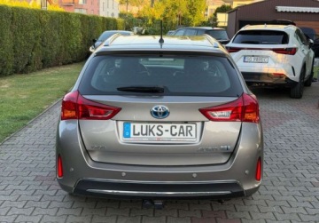 Toyota Auris II Touring Sports Hybrid 135 136KM 2013 Toyota Auris 1,8 HYBRID Navi Kamera KEY-LESS PDC Bezwypadkowy ASO Dla wyma, zdjęcie 6