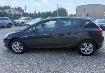 Opel Astra J Hatchback 5d 1.4 Turbo ECOTEC 140KM 2011 Opel Astra Opel Astra 1.4 T Cosmo 1.4 Benzyna 140KM, zdjęcie 4