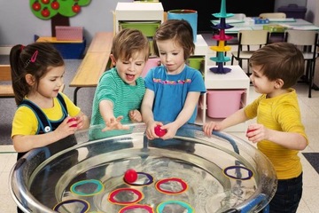 Аркадная игра РИНГО с 6 кольцами и мячом КУУТ.