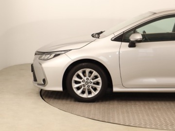 Toyota Corolla XII Sedan 1.6 Valvematic Dual VVT-i 132KM 2020 Toyota Corolla 1.6 Valvematic, Salon Polska, zdjęcie 13