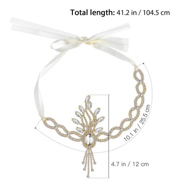 ЗОЛОТОЕ ОБРУЧАЛЬНОЕ КОЛЬЦО С КРИСТАЛЛАМИ – ЭЛЕГАНТНОЕ УКРАШЕНИЕ.