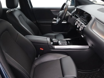 Mercedes GLA II Off-roader 2.0 200d 150KM 2020 Mercedes GLA GLA 200 d, Serwis ASO, Automat, zdjęcie 8