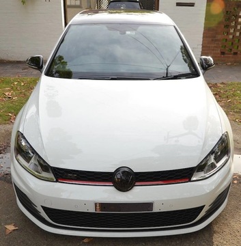 VRSTVA  ZNAK ČERNÁ GOLF 7 VII GTI VW KOMPLET