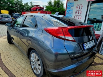 Honda Civic IX Hatchback 5d 1.6 i-DTEC 120KM 2014 Honda Civic Niski przebieg 1.6 Diesel 120KM, zdjęcie 2