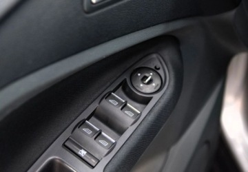 Ford C-MAX II Minivan 2.0 TDCi 140KM 2013 Ford C-MAX 1 wlasciciel w kraju _ 2 kluczyki _ 2.0 Diesel 140KM, zdjęcie 15