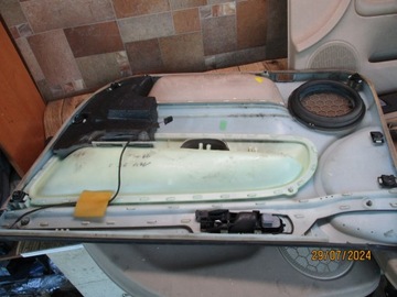 PASSAT B5 96-00 КОМПЛЕКТ КОЖИ БОКОВИНЫ КОМБИ ЛЕВОЙ ДВЕРИ ВОДИТЕЛЯ