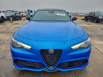 Alfa Romeo Giulia II Sedan Facelifting 2.0 Turbo 280KM 2023 Alfa Romeo Giulia 2023r., TI, 2.0L, od ubezpieczalni 2.0 Benzyna 280KM, zdjęcie 1