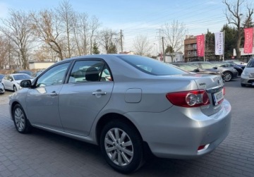 Toyota Corolla X Sedan Facelifting 1.6 Valvematic 132KM 2011 Toyota Corolla salon Polska 1.6 Benzyna 132KM, zdjęcie 17